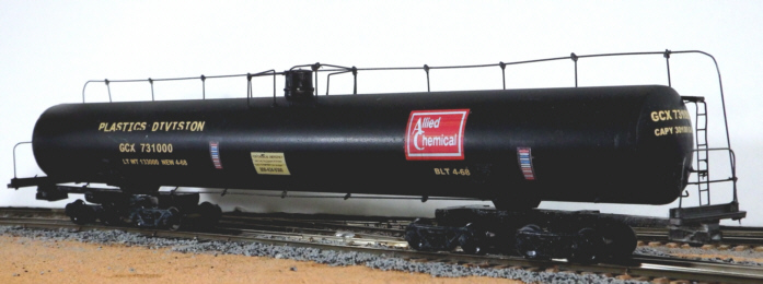 SPECIAL HO SCALE MODEL RAILROAD TANK CARS